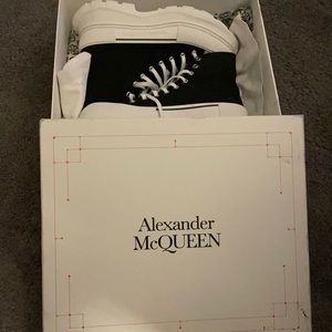Alex MCQ Boots, worn once for 30 min (not my size) everything included.